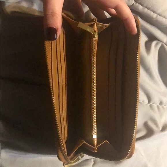 Tory Burch Amanda ZIP Continental Wallet - Picture 3 of 8